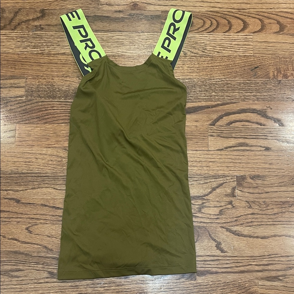 Women's Nike Pro dry essentials Olive Green Tank Top size S